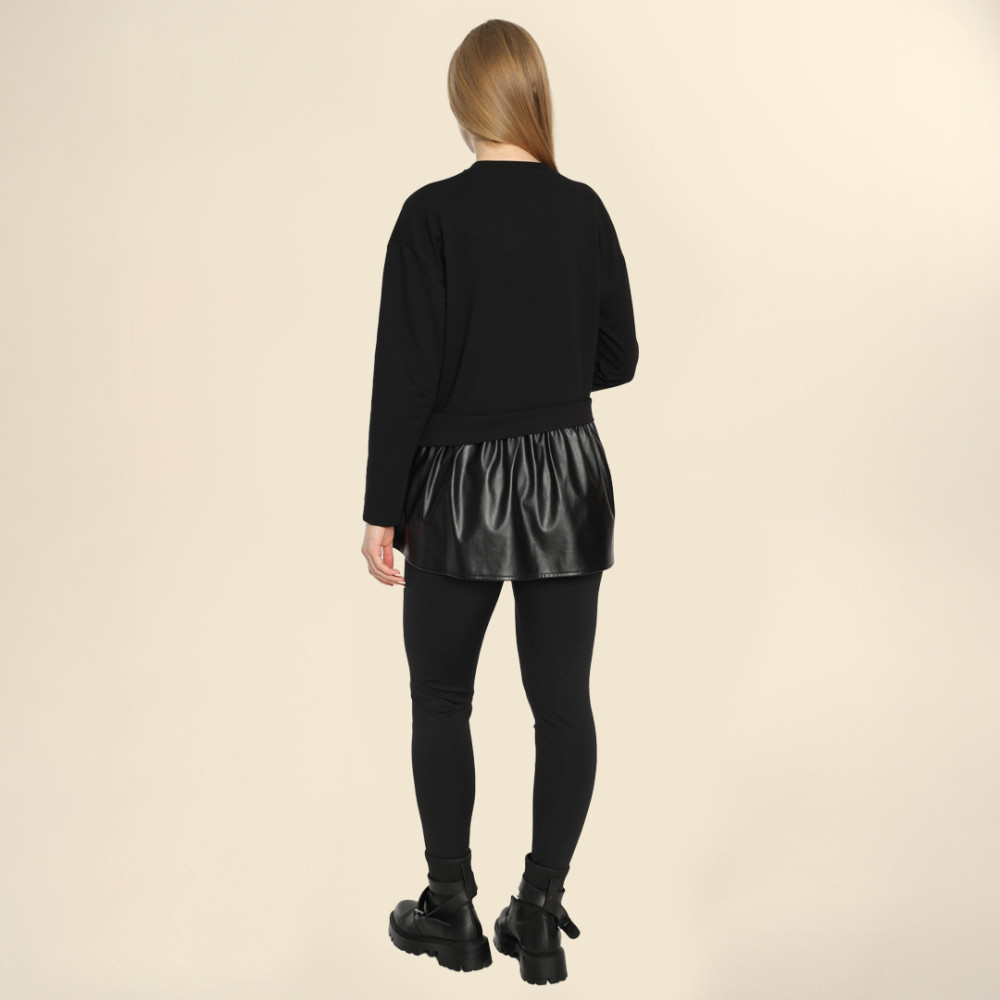 Bluze e zeze për shtatzëna me detaje lëkure